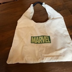 MARVEL × Disneystore 限定 肩掛け ショルダー バック 美品の画像