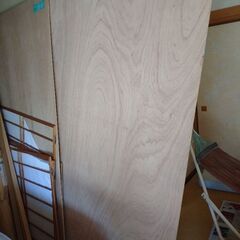 ベニヤ板2枚の画像