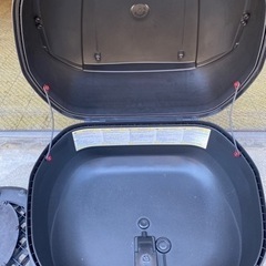 givi リアトップケースの画像