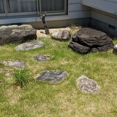 色々な庭石あります。一個からでも、取りに来ていただける方に差し上...