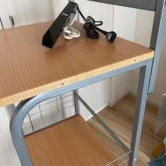 キャスター付ラックの画像