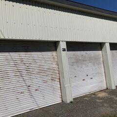 店舗やジビエ鹿等解体OK大型鉄筋倉庫・車庫賃貸・石狩市厚田区望来の貸倉庫・貸車庫・貸ガレージ・貸工場 小型ボートやキャンピングカー・大型車の車庫・テナント・ガレージ店舗・鹿や熊などジビエ解体所・炭火BBQレストラン・室内練習場やトレーニング場・ラジコンオフロードコース・屋内キャンプ場・プロレス道場など ジェットビーチ石狩近く231号線すぐ - 石狩市