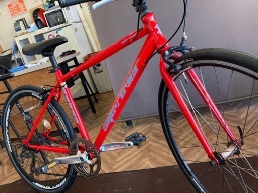 【タイヤ・チューブ新品！】700×28c 6段変速　クロスバイク　レッド