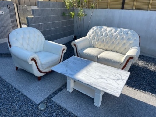 ゴージャスホワイトソファー&大理石テーブルセット