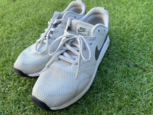 【お陰様で決まりました】NIKE AIRMAX TAVASスニーカー26.5cm　美品