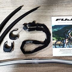 【引き渡し限定・練馬区】FUJI（フジ）HELION（ヘリオン）ブルホーンかご付き！ 青黄 2017年モデル 44㎝の画像