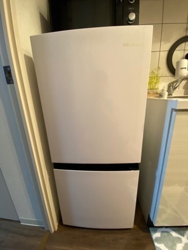一人暮らし用冷蔵庫＋IKEAのテーブル