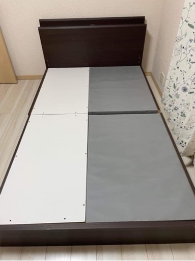 セミダブルベッド、マットレス付き
