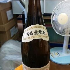 未開封 さつま名産 本格焼酎 森伊蔵　1.8ℓ かめ壺焼酎 25度の画像