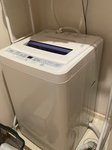 洗濯機、ソファ、冷蔵庫、テレビ台、机、テレビ、自転車、電子レンジ、炊飯器