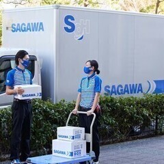 《賞与(年2回/規定有)》助手席に乗って荷物の積み下ろしをする簡...