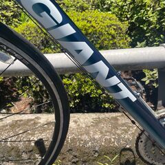 リサイクルショップどりーむ鹿大前店　No２３５　エコNo１４１８５X　自転車　クロスバイク　GIANT　ジャイアント　人気車種　エスケープ　ESCAPE　R3　中古　整備済　ギア24段切替　状態良好！！の画像