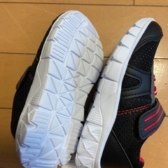 引き渡し決定　　新品16センチ　西松屋　キッズスニーカーの画像