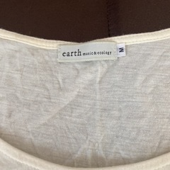 earth music&ecology 長袖 カットソー  下フリルの画像
