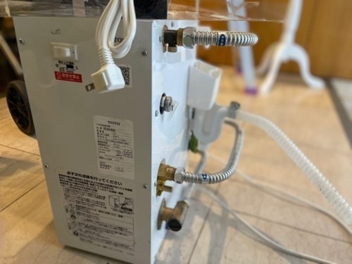 【中古】TOTO 電気温水器　RESK06A2 5.8L【引取り限定】