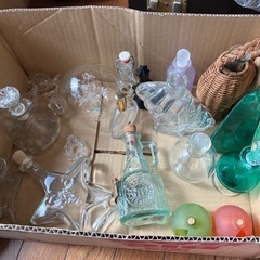 瓶・ガラス　デザインいろいろ　1本300円