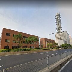 1階路面事務所✨窓が多く明かるいですよ🎵広さもあり低賃料💴駅まで...
