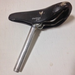 アンティーク　1980年代頃　サドル　自転車パーツ