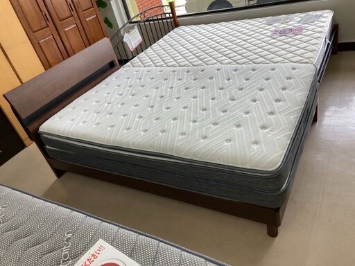 セミダブルベッド　コンセント付き