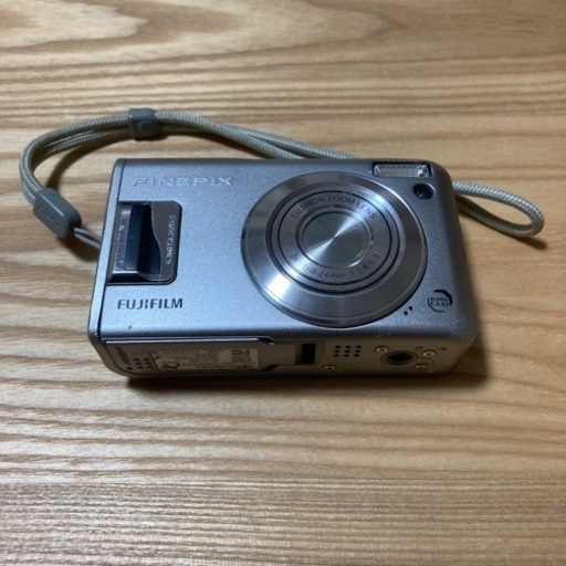 デジカメ　FUJI FINEPIX F31FD