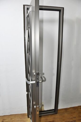 TOSTEM 勝手口 ドア リシェント アルミSG仕様 W525×H1760mm C型 通風 網付サッシ ヒシクロス格子 網戸付 LI