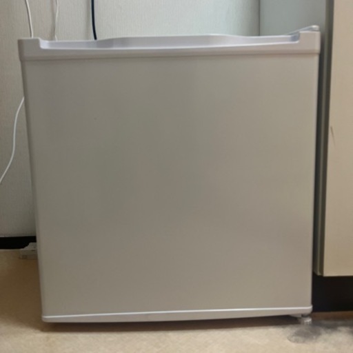 冷蔵庫46L  ホワイト　MAXZEN 2021年製 極美品　50/60Hz