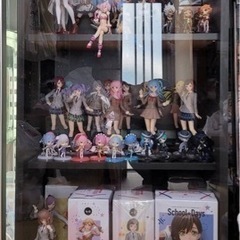 譲り先決まりました。フィギュア用棚 7/3までに取引できる方優先！！