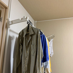 【限定特価！最短の受け渡し可能】天井　突っ張り式　物干し竿　ホワイト