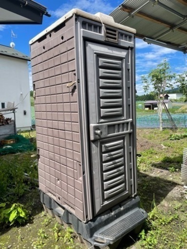 仮設トイレ