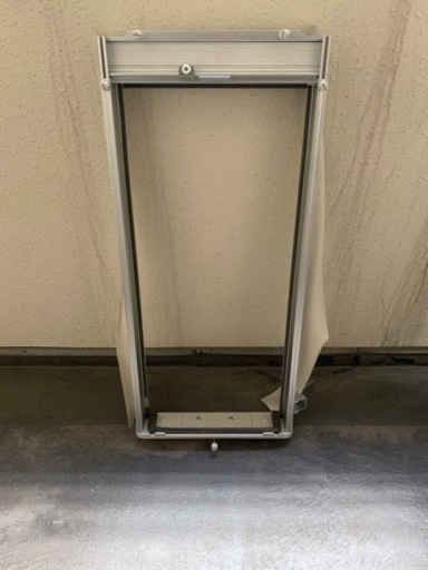 窓枠エアコン　23000円