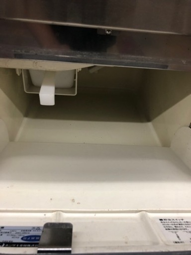 ホシザキ　25kg 製氷機　サイズ　幅40cm×奥行47cm×高さ80cm