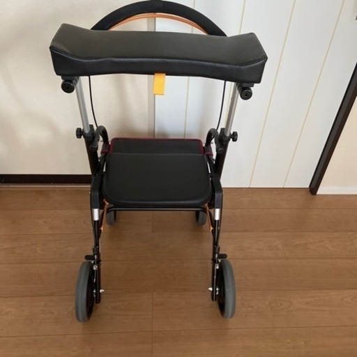 介護用品　手押し車　