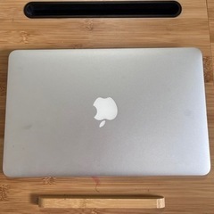 週末値下】MacBook Air 11inch 4GB 128GB (2012)