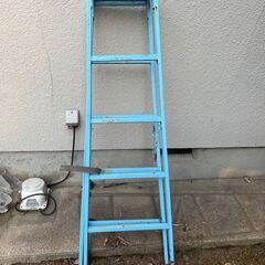 脚立差し上げます。