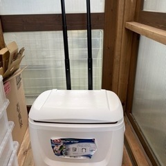 キャスター付　クーラーボックス　igLoo marine BREEZE