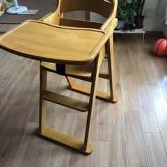 ベビーチェアー　木製　カトージの画像
