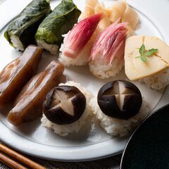 メディアでも話題！ 高級感あふれるいなり寿司のテイクアウト専門店★「一口いなり むろや 大丸神戸店」の求人情報の画像