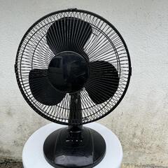 扇風機　黒