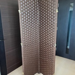 【美品】軽量/4連折畳パーテーション/ついたて/目隠し/間仕切り/エステの画像