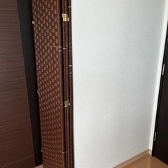 【美品】軽量/4連折畳パーテーション/ついたて/目隠し/間仕切り/エステの画像