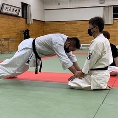 空手の型は実戦で使えるのか？その疑問への回答がこの道場にあります。 - スポーツ
