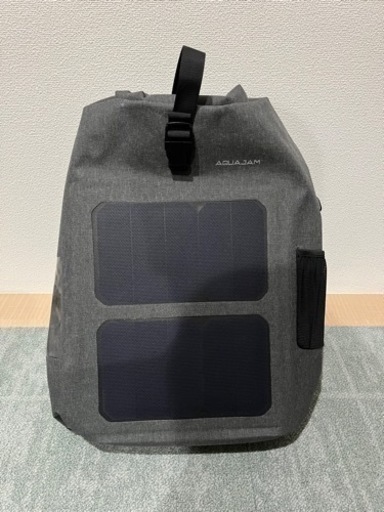 【タフで濡れない発電バッグ】IPX7の強化防水・発電効率23%ソーラーリュック