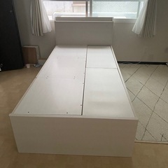 シングルベッド　収納・コンセント付　美品　ニトリ　の画像