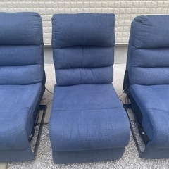 ニトリのリクライニング3人掛けソファの画像