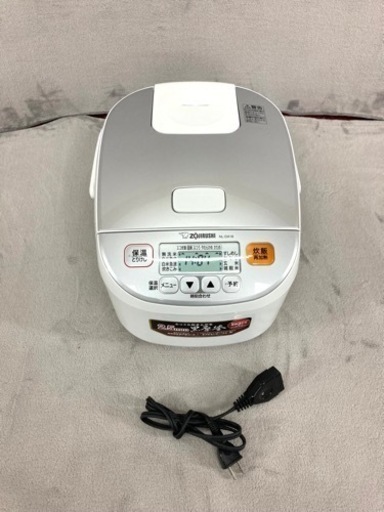 【美品】炊飯器　極めだきNL-DA18型　ZOJIRUSHI  ホワイト　10合　1升　1.8L  21年製　動作確認済　900W