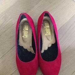 赤パンプス