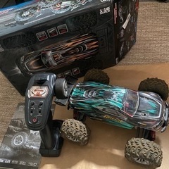 ラジコンカー　オフロード　4WD
