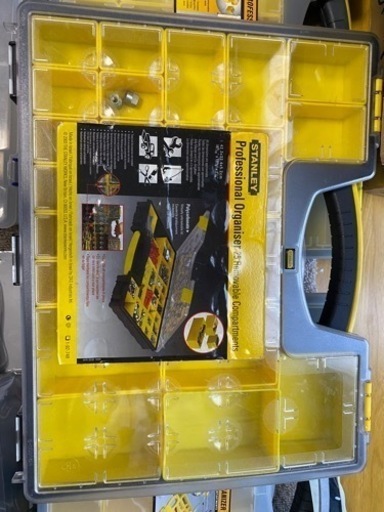 工具、デジタルゲージ、部品ケーキ、スパナー大、その他