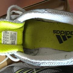 ★訳あり格安★アディダスランニングシューズ27cmの画像