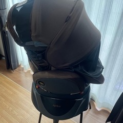 【価格交渉OK】チャイルドシート・ベッド アップリカ フラディアSの画像